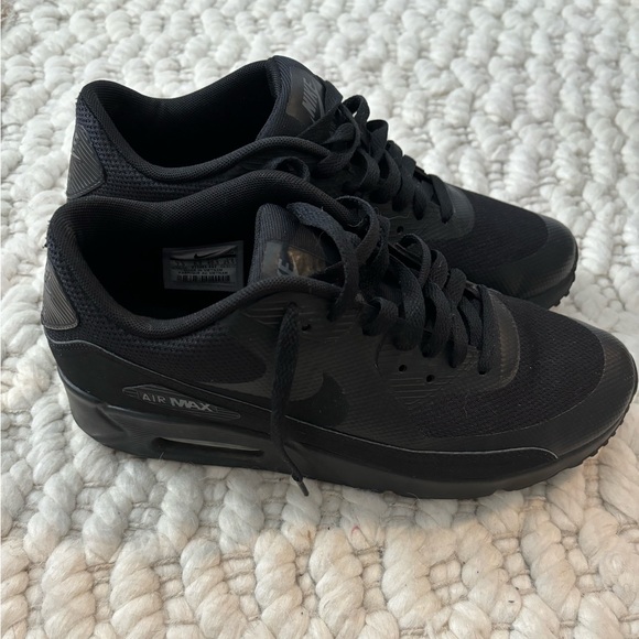 Black Nike Air Max Sneakers Size 9.5 - Picture 4 of 5